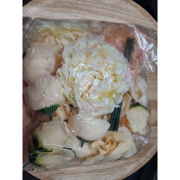 Lot of Artificial Flowers | with stems | Crafting, Decor, DIY Projects - Picture 3 of 5